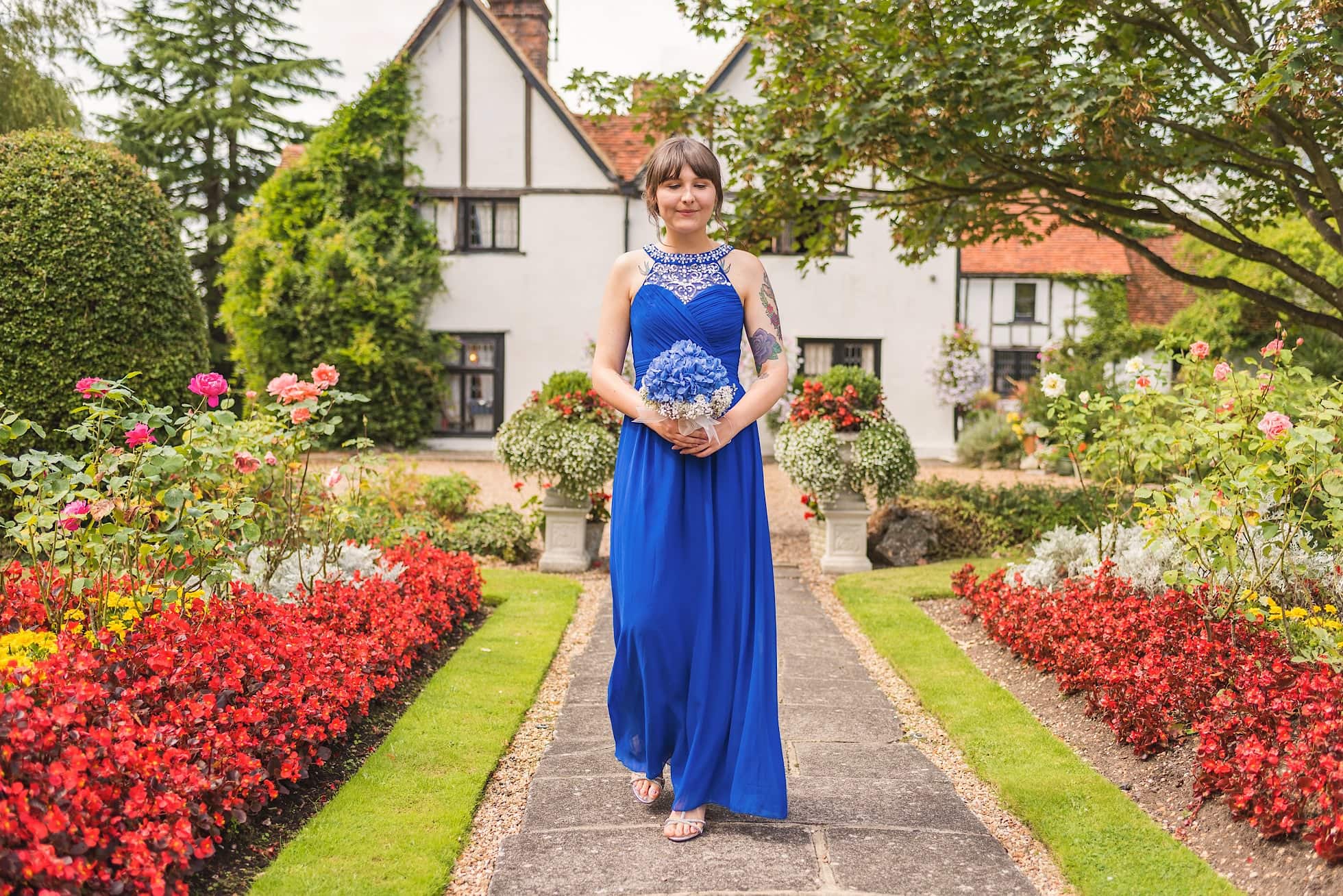 Bridesmaid walk from the cottage at Mangapp Manor