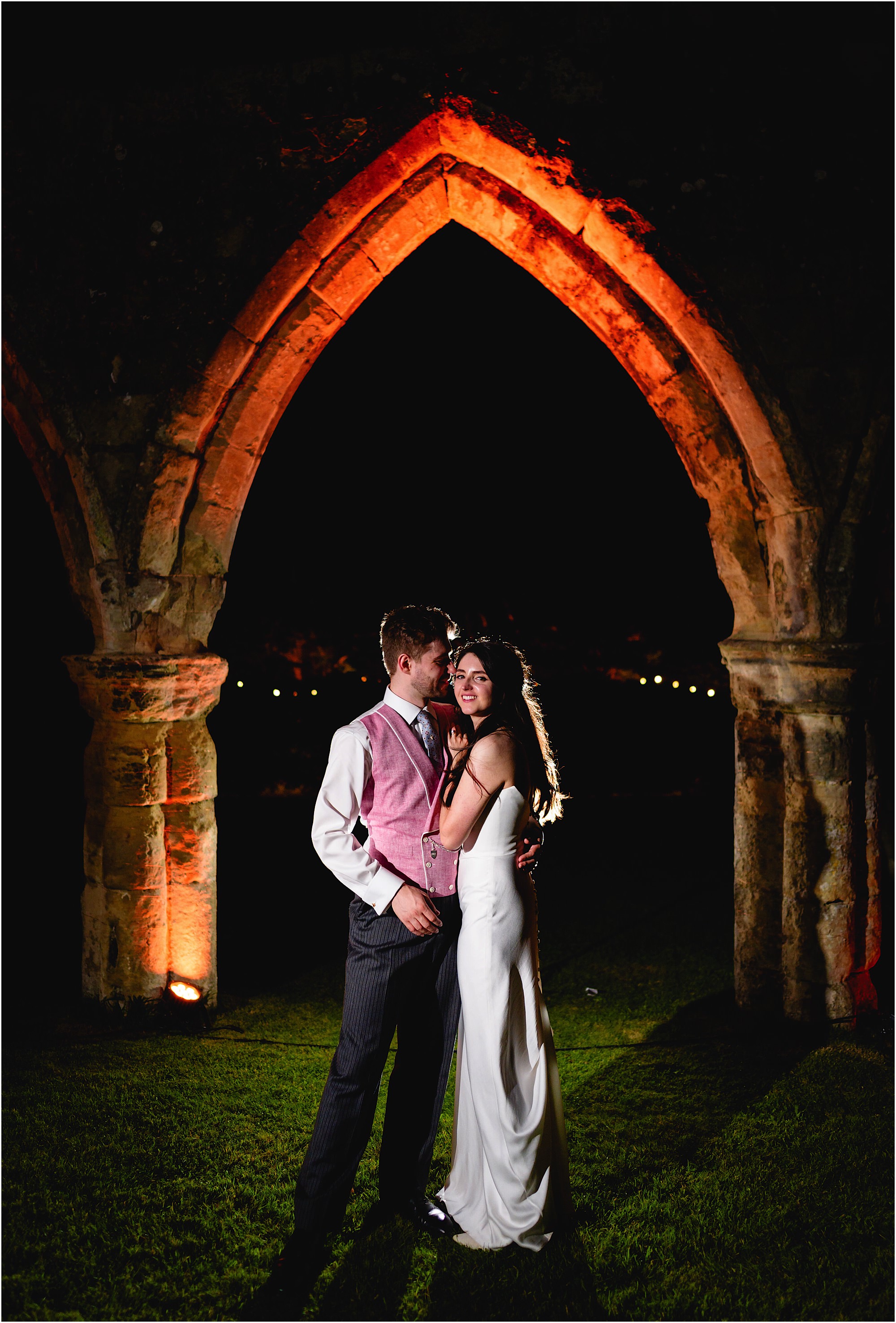 Portraits in front of the ruins